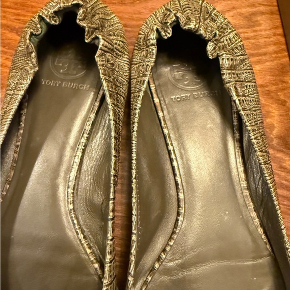 Tory Burch Gold Snakeskin Embossed Leather Reva Logo Ballerina Flats Size 9.5 - Picture 11 of 15